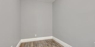 2533 W LOMBARD Street Gallery 26