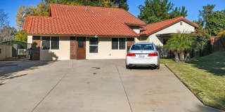 Large studio unit in a quiet Claremont Neighborhood Gallery 1