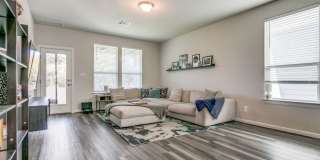 Beautiful Modern 2 story home! Gallery 7