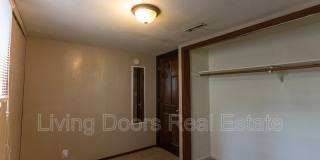 1529 N 24th St. Gallery 32