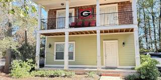 Cute 4 Bedroom Near Downtown for Pre-Lease Gallery 1