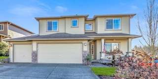 Mt. Rainier View Home on Cul-De-Sac with 3-Car Garage & A/C Gallery 9