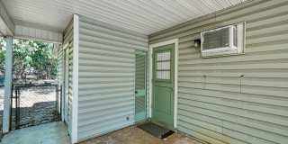 Cute 3/1 with carport! Gallery 15