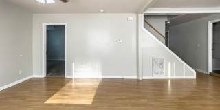 PRELEASING for AUGUST! Close to Campus Gallery 32