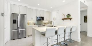 Luxury Living Meets Prime Location! Naples Square 2/2 Condo with Expansive Terrace Gallery 6