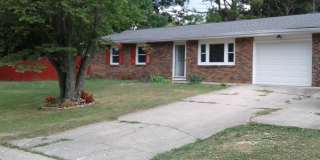 Cozy 3 Bedroom Ranch - Ellettsville Gallery 1