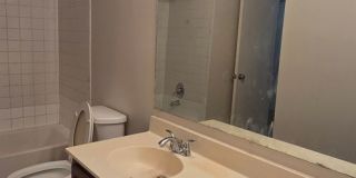 Act Fast! 2 Bedroom Townhome In Columbia Gallery 16