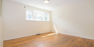 Great 4 Bed 2.5 Bath Minutes from the Green Line Gallery 1