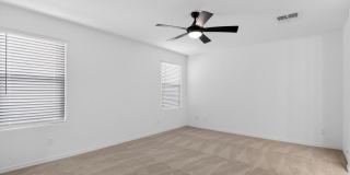Spacious 3BR House in Buckeye Gallery 18