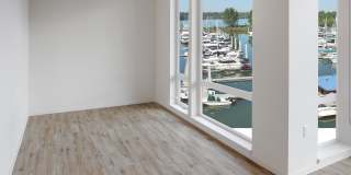 Yacht Harbor Club Gallery 38