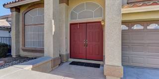5 bed / 3 bath / 3 car with Pool & Spa Gallery 3