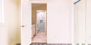 1030 West Apartments: Two, Four, & Five Bedrooms Near USC Campus! Gallery 37