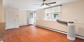4 Yale Street Gallery 7