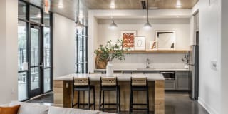Urbane Gallery 10