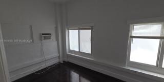 337 SW 10th Ave Gallery 9