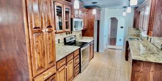 1706 Emerald Gallery 19