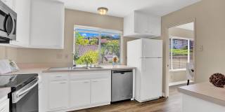 2 Bed, 2 Bath Unit - 17486 Plaza Dolores Gallery 6