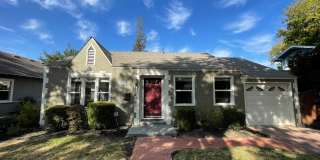 Charming Bungalow walking distance to downtown! Gallery 1