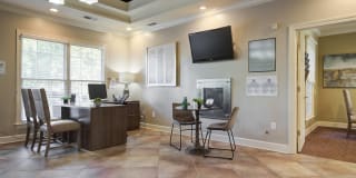 Arbors at Brookfield Apartments Gallery 15