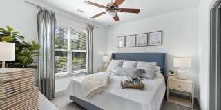 The Landing at Vinnin Square Gallery 6