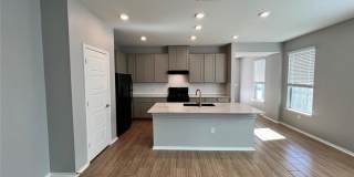 Del Valle Sundance Crossing / 4 bedrooms, 2 baths, 1 story home / Like New built 2021 / Refrigerator, Washer & Dryer Gallery 8