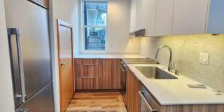 Beautiful 2 Bed 1.75 Bath Townhome in Central District Gallery 7