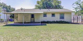 Charming 3-Bedroom Home with Spacious Backyard in North Austin! Charming 3-Bedroom Home with Spacious Backyard in North Austin! Gallery 23