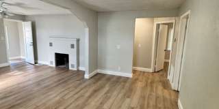 FOR RENT!! CUTE AND COZY BUNGALOW STYLE 3 BEDROOM 1 BATH SINGLE FAMILY HOME (MOVE IN SPECIAL).. Gallery 5