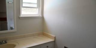 522 East Collins Gallery 33