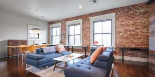 Furnished 2 Bdrm/2 Bath Condo in the Heart of Downtown Ashland! Gallery 3