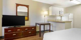 Roanoke - Airport Gallery 11