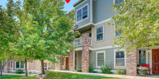 Bright & Beautiful 2-Level Condo in NoBo, available June 5th Gallery 35