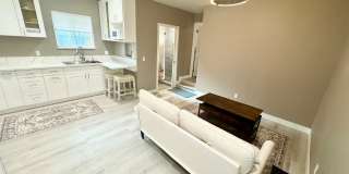 ***Updated 1 bed 1 bath ADU with washer/dryer*** Gallery 1