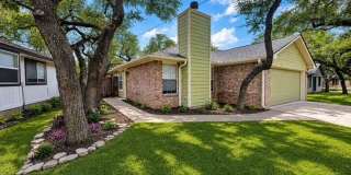 Beautiful 3 bedroom / Treed Lot / Round Rock Schools / Remodeled / Refrigerator Gallery 1