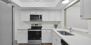 Pierce Beach Premier Apartments at Woodland Condominium Gallery 3