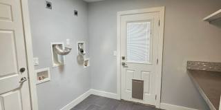 7 Bedroom Home in Bloomington Gallery 22