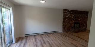 Charming and Spacious South Side 3-Bedroom Duplex Gallery 9