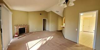 Rare 3 Bed / 2 Bath with Huge Backyard! Gallery 6