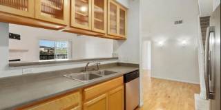 Spacious Condo in Aurora Gallery 5