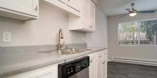 St. Charles Oaks Apartments Gallery 30