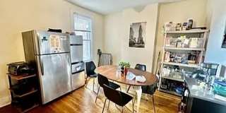 Renovated 4 Floor 5 Bed/2 Bath Fenway Townhouse on Hemenway for September 1st Gallery 4