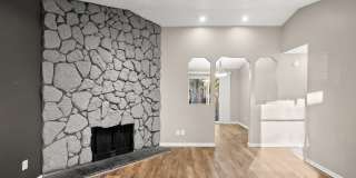 Renovated 2BD/1BA Duplex | Single-Level | Stoneridge – Tualatin Gallery 5