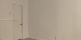 5930 Northeast 18th Avenue Gallery 7