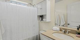 Modern 2BR/2BA Home | Built in 2023 | Private Yard | Mountain Views | EV Charger Gallery 16