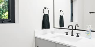 19 Coral Way Gallery 8