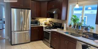 Modern Brighton 4-bed/2-bath with Deck Gallery 5