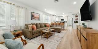 125 NW 3rd Avenue Gallery 3