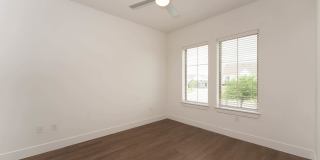 The Louise - Apartments & Townhomes Gallery 22