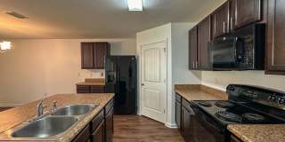 Updated 4 bedroom, 2 bath home for rent in Chasefield Subdivision! Gallery 4
