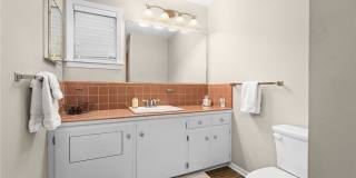 2052 Gruene Road Gallery 24